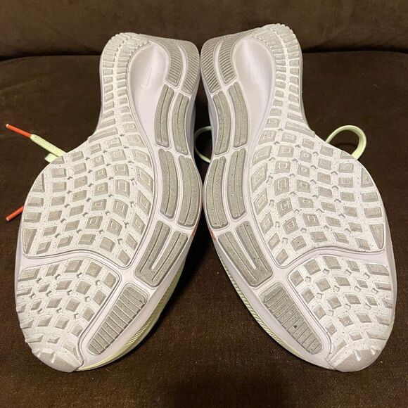 Mint Condition NIKE AIR ZOOM PEGASUS 38 Chiffon White Grey Running Shoes 9 US - Picture 5 of 9